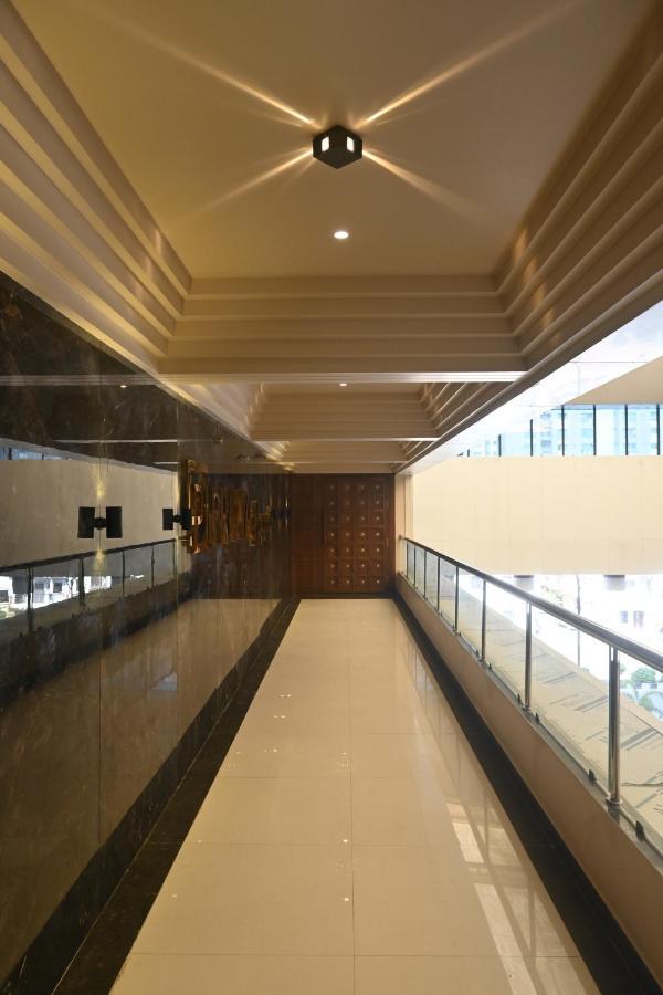 Hotel Privya Rooms And Banquet Surate Exterior foto