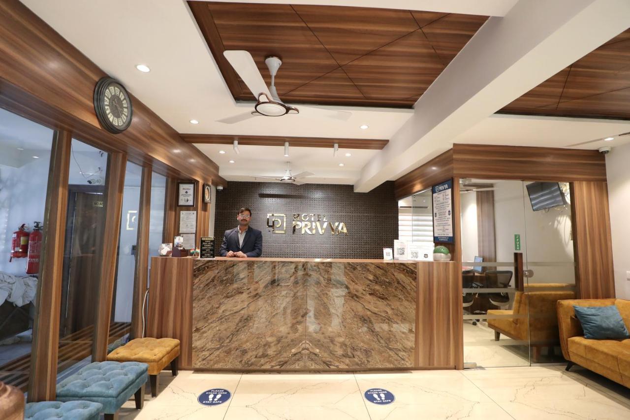 Hotel Privya Rooms And Banquet Surate Exterior foto